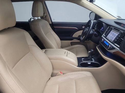 Used 2019 Toyota Highlander Limited FWD image 21