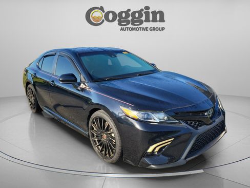 Used 2018 Toyota Camry SE image 8