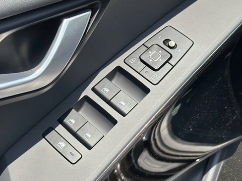 New 2026 Kia Niro EX FWD image 15