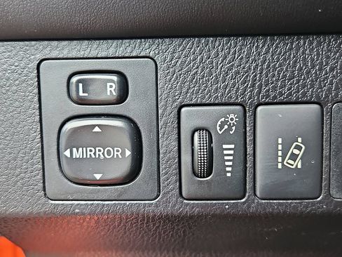 Used 2016 Toyota RAV4 Limited AWD/4WD image 25
