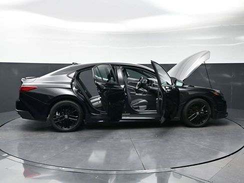 Used 2025 Toyota Camry SE FWD image 39