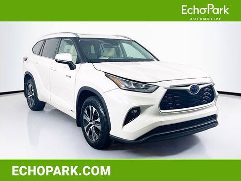 Used 2020 Toyota Highlander XLE image 1
