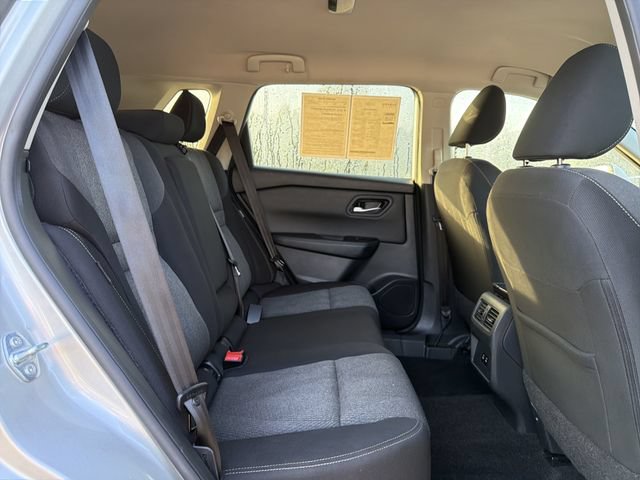 Used 2025 Nissan Rogue SV AWD/4WD image 16