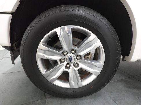 Used 2019 Ford F150 Platinum w/ Equipment Group 701A Luxury AWD/4WD image 38