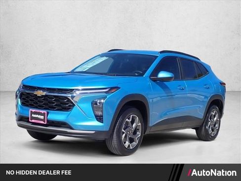 New 2026 Chevrolet Trax LT w/ Driver Confidence Package FWD image 1