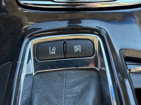 Used 2013 Lincoln MKS AWD image 34