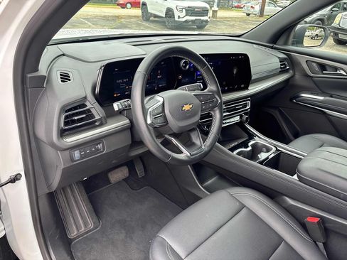 Used 2026 Chevrolet Traverse LT AWD/4WD image 11