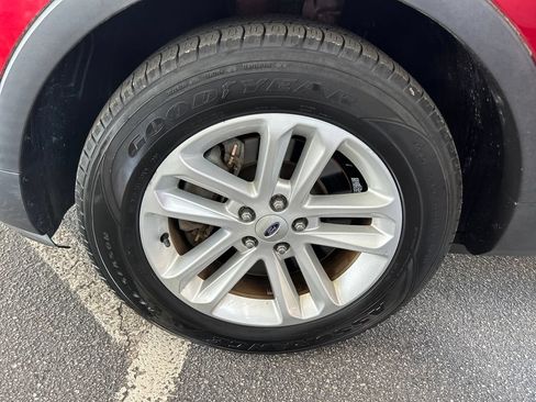 Used 2017 Ford Explorer XLT FWD image 31