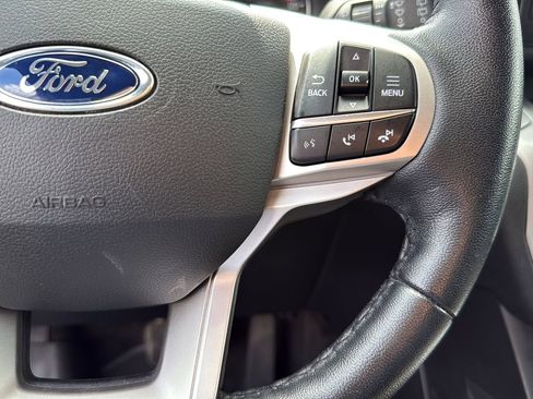 Used 2021 Ford Explorer XLT RWD image 15