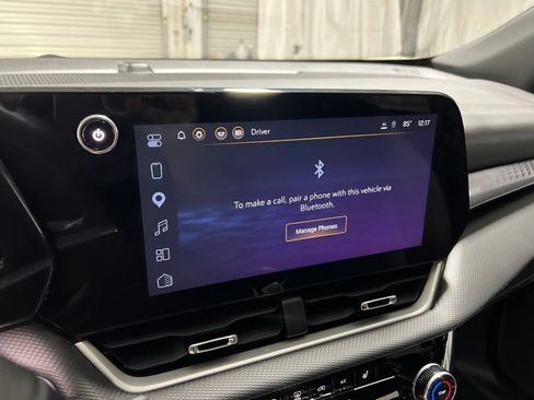 Used 2025 Chevrolet Equinox LT FWD image 28