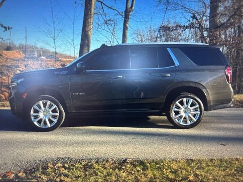 Used 2021 Chevrolet Tahoe High Country image 2