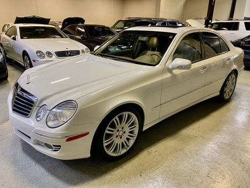Used 2008 Mercedes-Benz E 350 Sedan image 2