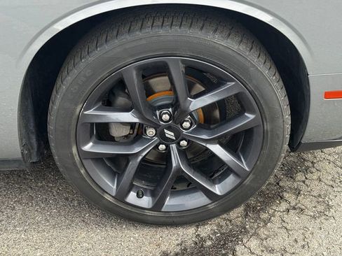 Certified 2019 Dodge Challenger SXT w/ Driver Convenience Group RWD image 9