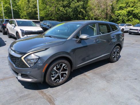 Certified 2023 Kia Sportage EX FWD image 3