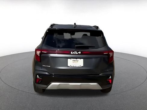 Used 2025 Kia Seltos S image 12