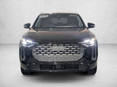 Certified 2025 Audi Q5 Premium w/ Convenience Package image 2