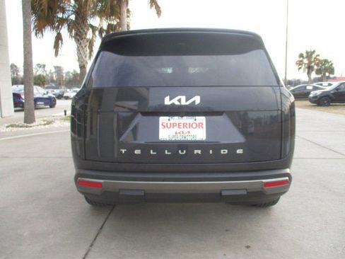 New 2027 Kia Telluride S w/ Towing Package image 4