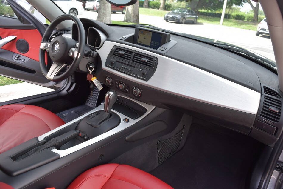 Used 2007 BMW Z4 3.0si RWD image 52