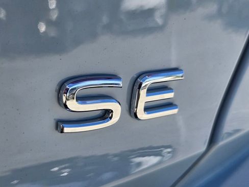 Certified 2025 Volkswagen Jetta SE w/ Sunroof Package image 14