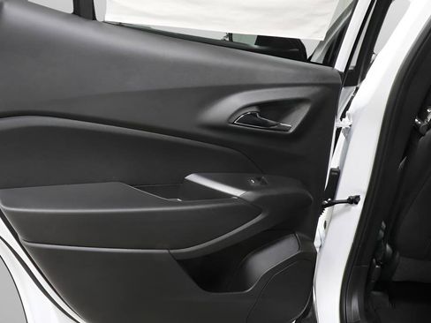 New 2026 Chevrolet Trax LT w/ Driver Confidence Package FWD image 22