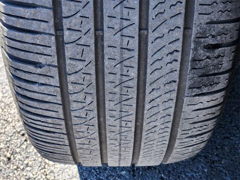 Used 2025 Chrysler Pacifica Limited image 44