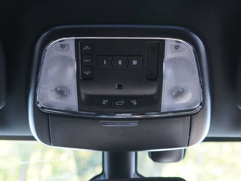 Used 2019 Jeep Grand Cherokee Altitude AWD/4WD image 26