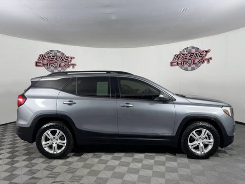 Used 2020 GMC Terrain SLE w/ Driver Convenience Package FWD image 8