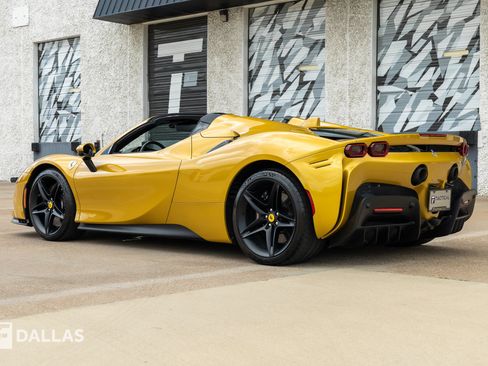 Used 2023 Ferrari SF90 Spider AWD/4WD image 10