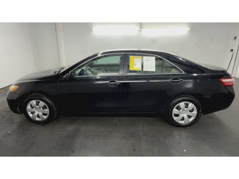 Used 2008 Toyota Camry LE FWD image 5