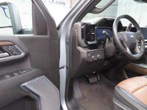 Used 2024 Chevrolet Silverado 2500 High Country AWD/4WD image 62
