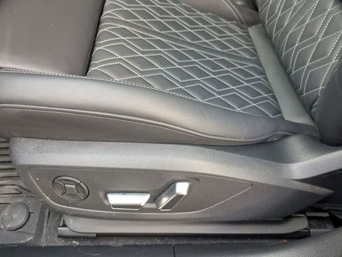 Certified 2025 Audi S6 Premium Plus AWD/4WD image 8