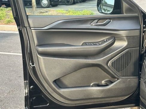 New 2025 Jeep Grand Cherokee L Altitude image 10