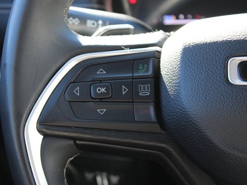 Used 2023 Jeep Grand Cherokee L Laredo image 14