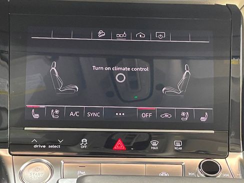 Used 2019 Audi e-tron Premium Plus image 35