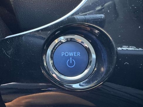 Used 2016 Toyota Prius Three image 27