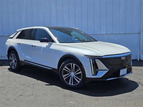 New 2025 Cadillac Lyriq Luxury image 1