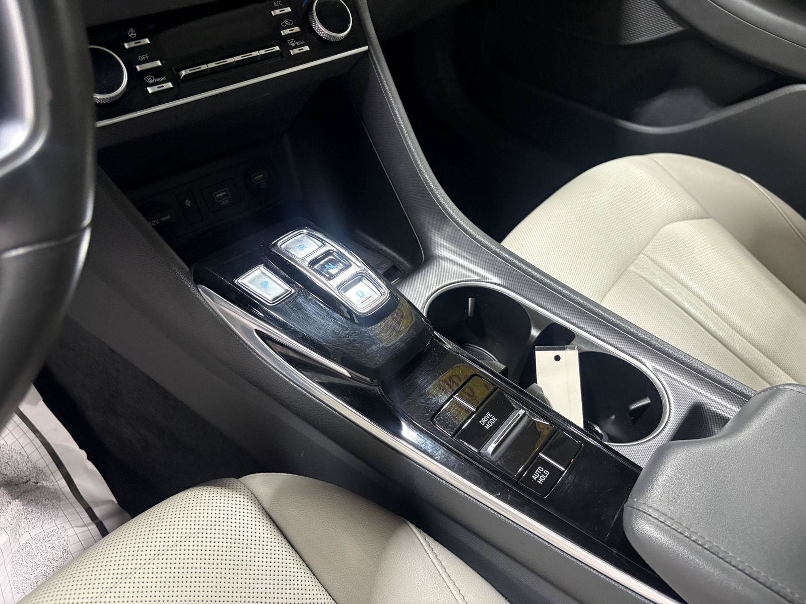 Used 2020 Hyundai Sonata SEL w/ Premium Package FWD image 5