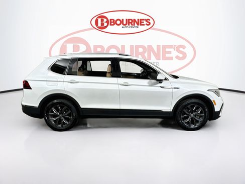 Used 2023 Volkswagen Tiguan SE AWD/4WD image 11