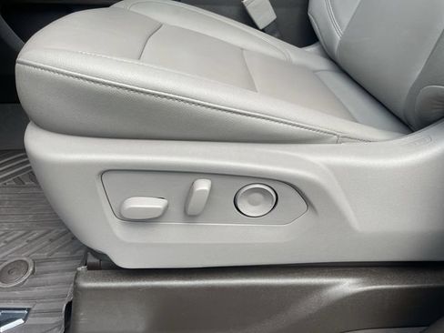 Used 2026 Chevrolet Silverado 1500 LT Trail Boss w/ Convenience Package II AWD/4WD image 12