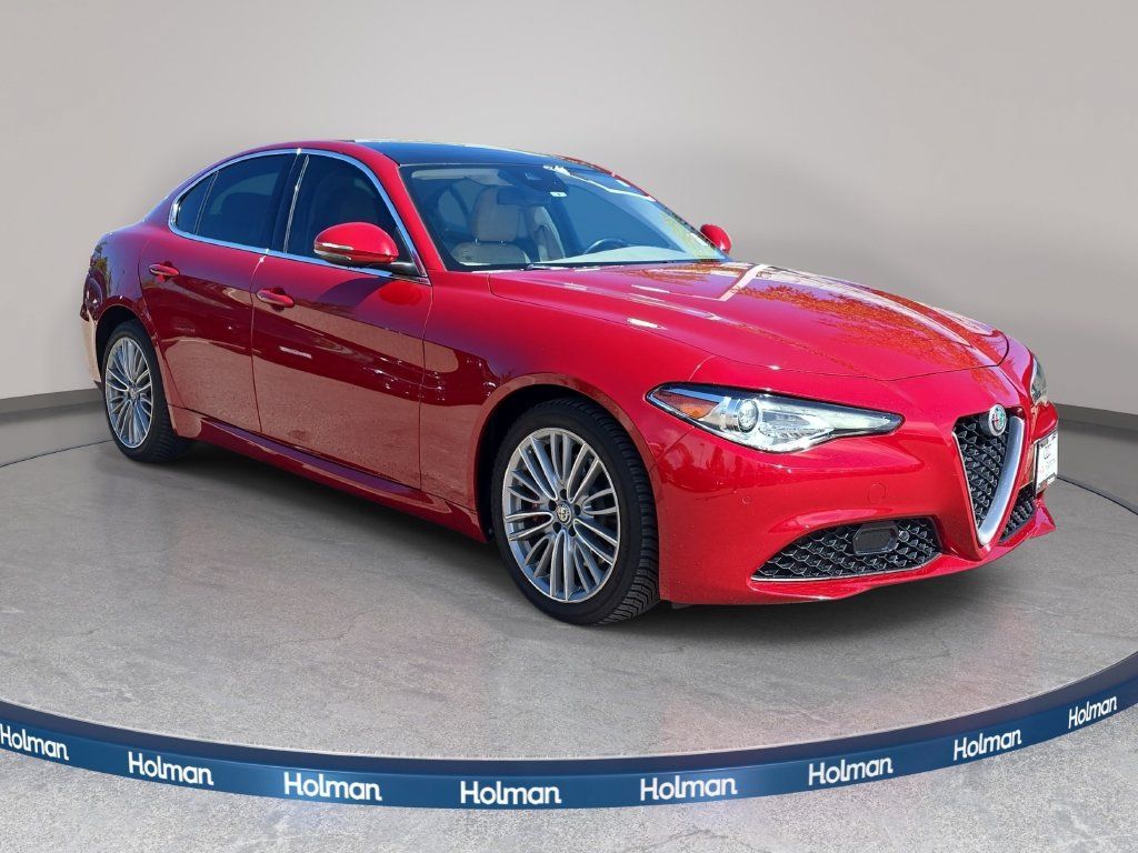 Used 2019 Alfa Romeo Giulia Ti w/ Quick Order Package 22X Lusso AWD/4WD image 4