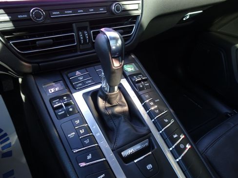 Used 2021 Porsche Macan AWD/4WD image 17
