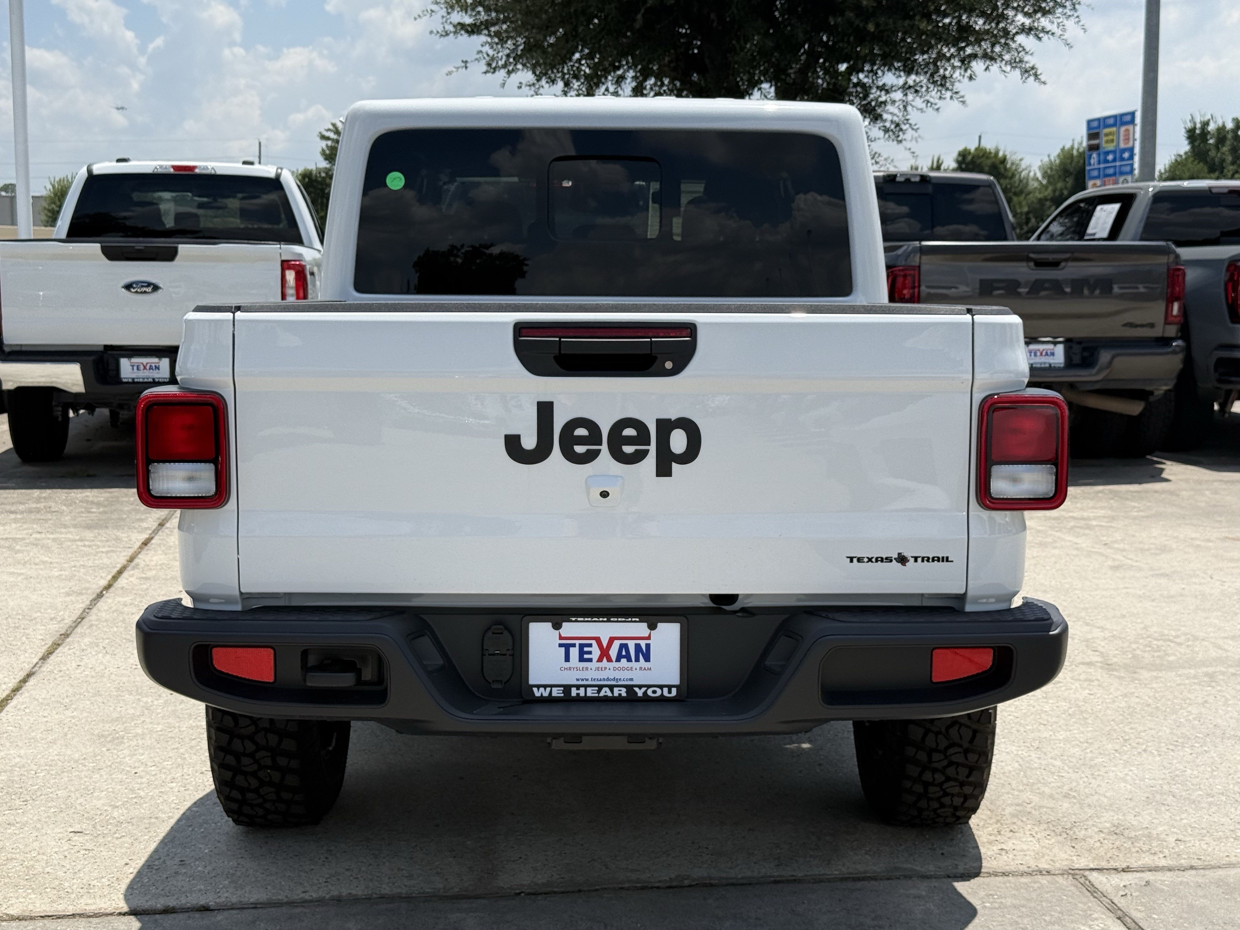 New 2026 Jeep Gladiator Mojave AWD/4WD image 6