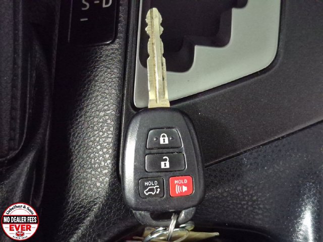 Used 2016 Toyota RAV4 XLE AWD/4WD image 29