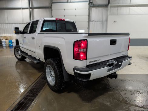 Used 2018 GMC Sierra 2500 Denali image 4