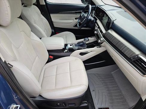 Used 2023 Kia Telluride EX w/ EX Captain's Chair Package image 21