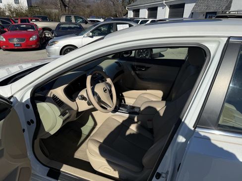 Used 2014 Nissan Altima 3.5 SL w/ Technology Package image 11