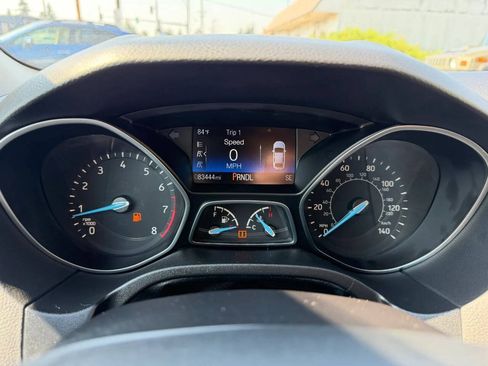 Used 2017 Ford Focus SE w/ Cold Weather Package FWD image 14
