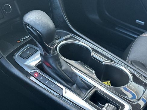 Used 2022 Chevrolet Equinox Premier image 27