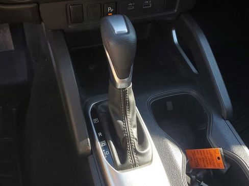 Used 2022 Nissan Frontier SV w/ Technology Package image 28