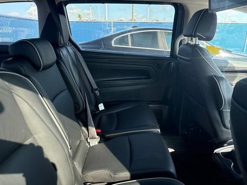 Used 2025 Honda Odyssey Touring image 13